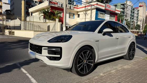 PORSCHE CAYENNE 3.0 V6 E-HYBRID COUPÉ AWD TIPTRONIC S